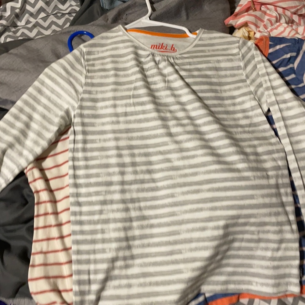 Grey long sleeve tee